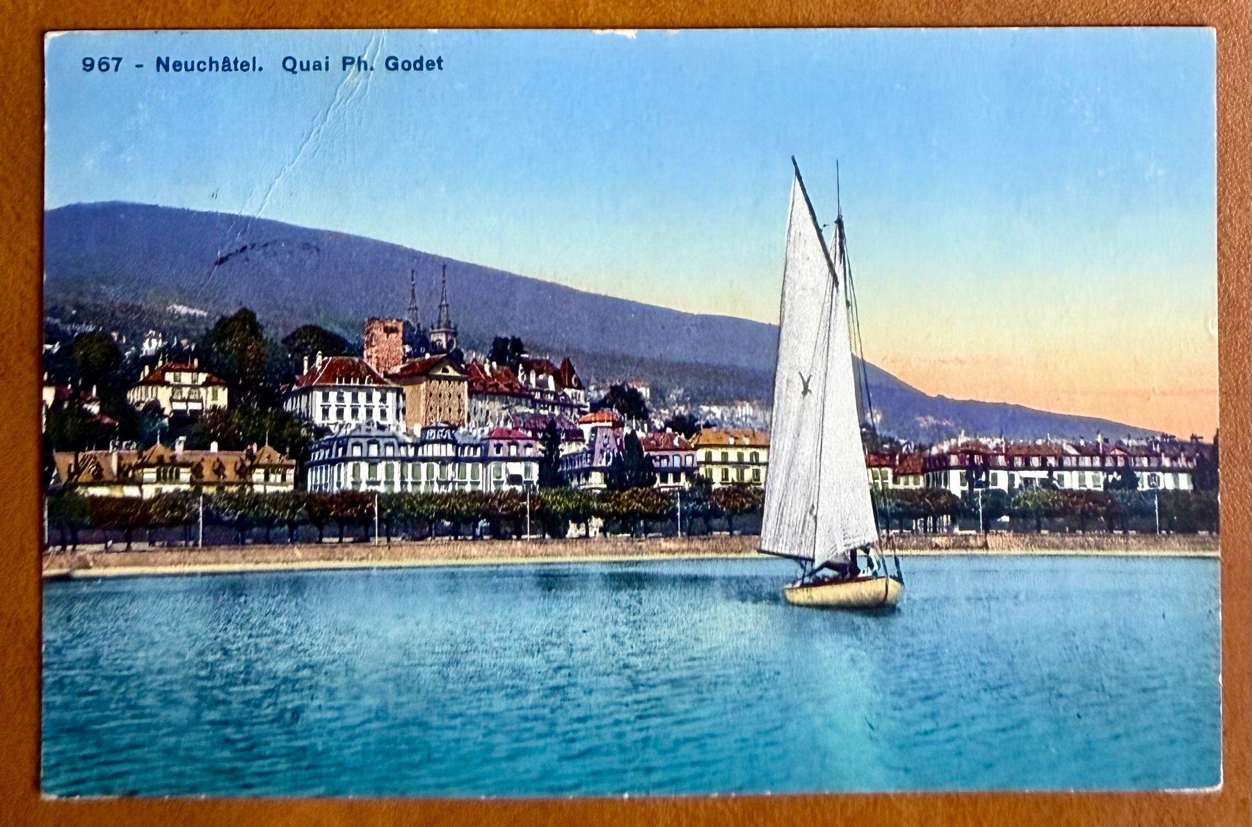 Cartoline postali: Neuchâtel - Voilier devant le Quai Ph. Godet 1925 – Usato da Lutry venduto da Ediego