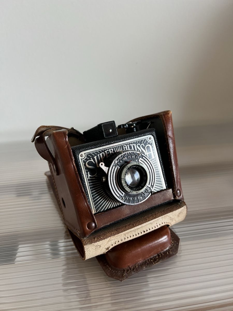 Fotocamera: Super Altissa Camera mit Leder Tasche – Usato da Zürich venduto da mai_p6f5 1