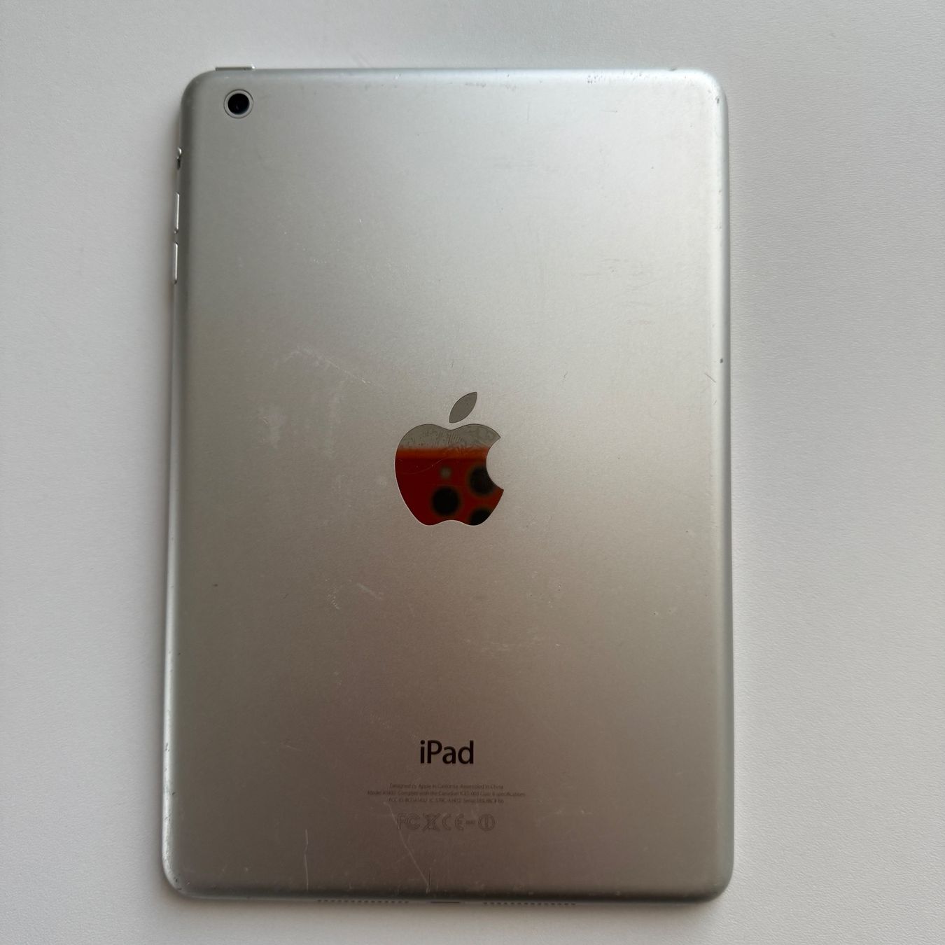 Apple Tablet PC: iPad Mini Wi-Fi A1432 Weiß Silber, mit iCloud Sperre – Difettoso da Basel venduto da MY.AIRPODS.SHOP 4