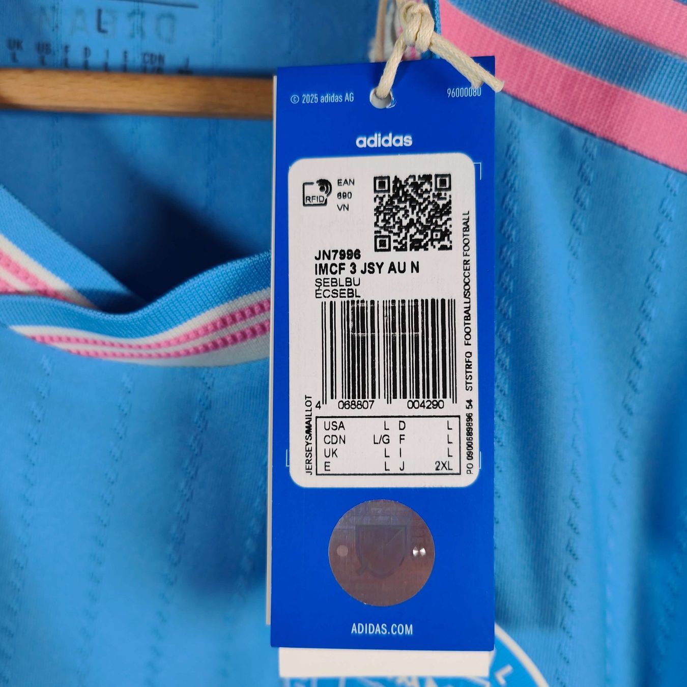 Inter Miami Canottiere & Pantaloni: Original 2025-26 Inter Miami Third Shirt PV Messi – Nuovo e nell'imballaggio originale da Martigny venduto da eternalpitch 4