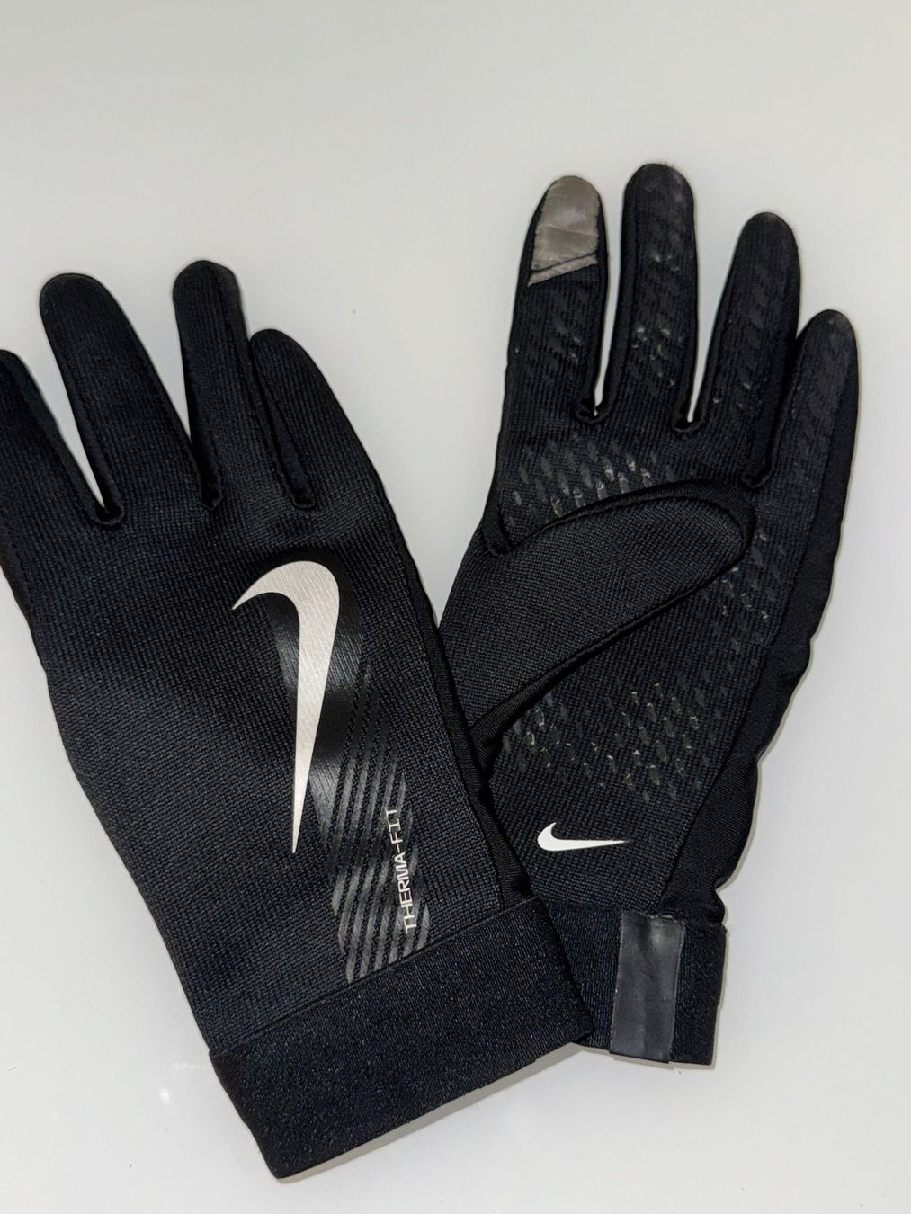 Nike Guanti & manicotti: Nike Therma-FIT Handschuhe Damen S oder Kinder L, Winter top – Usato da Uhwiesen venduto da fel_5ghs 1
