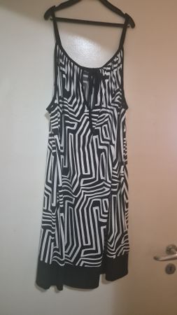 Kleid schwarz-weiss Muster Grösse xl guter Zustand