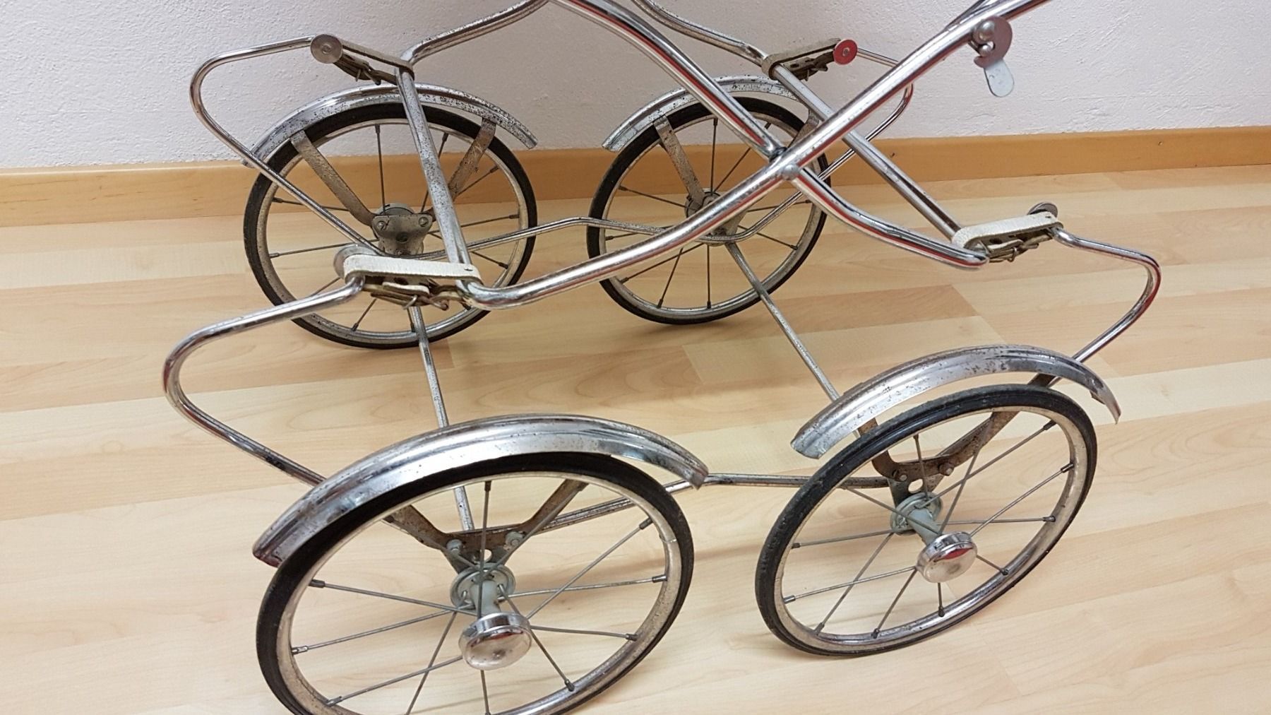 Carrozzine per bambole: Vintage Puppenwagen – Usato da Dielsdorf venduto da Ford97 2