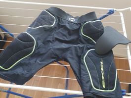 Unihockey-Goalie Tiefschutz mit seitlicher Polsterung