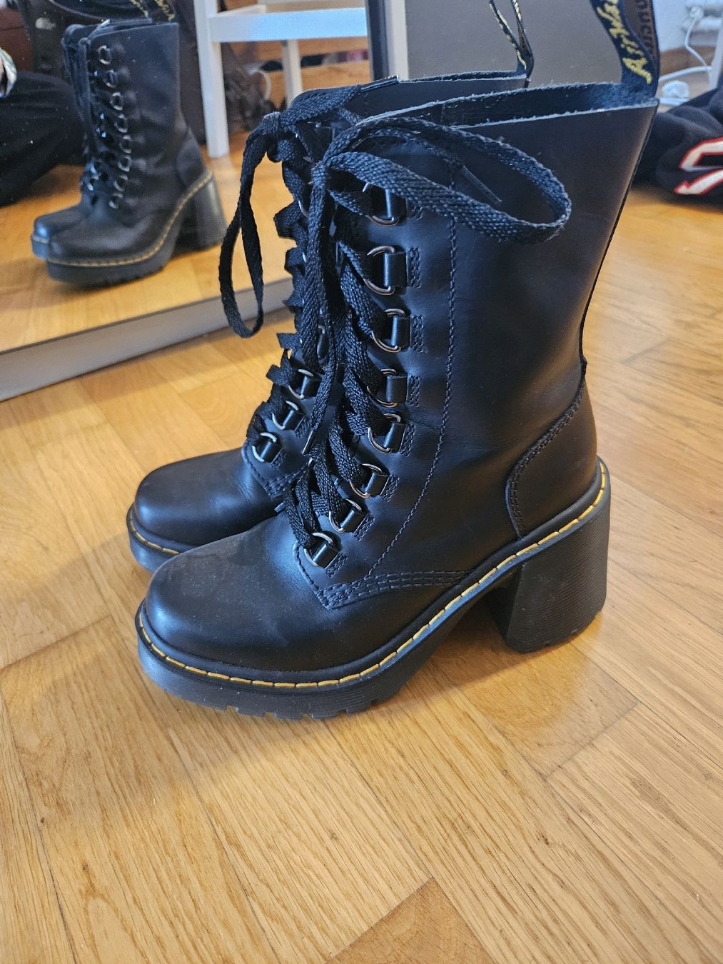 Scarpe da donna: Dr. Martens Chesney  Boots Gr. 38 – Usato da Bern venduto da RCAG 3