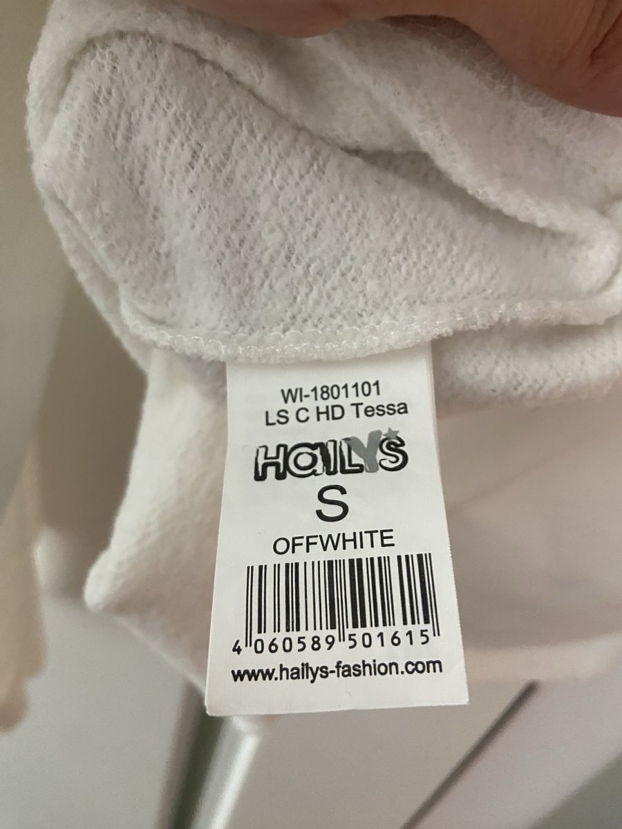 Pullover & Sweatshirts: Weisser Hoodie Gr. S mit Schmuckrand – Gebraucht aus Brig von jch_rq8z 5