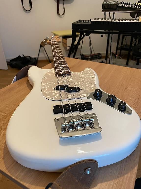 Fender Musikinstrumente: Fender American Performer Mustang Bass – Gebraucht aus Zürich von Ja-Comet 3