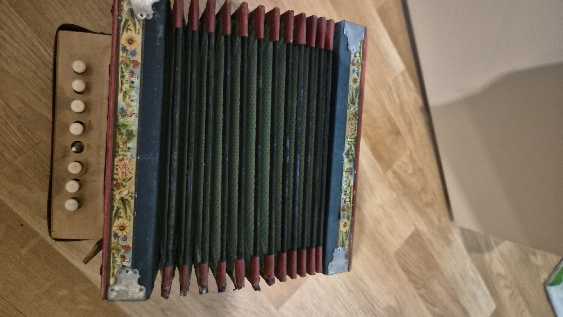 Strumenti musicali: Alte Schweizer Orgele Defekt – Usato da Rämismühle venduto da beni0010
