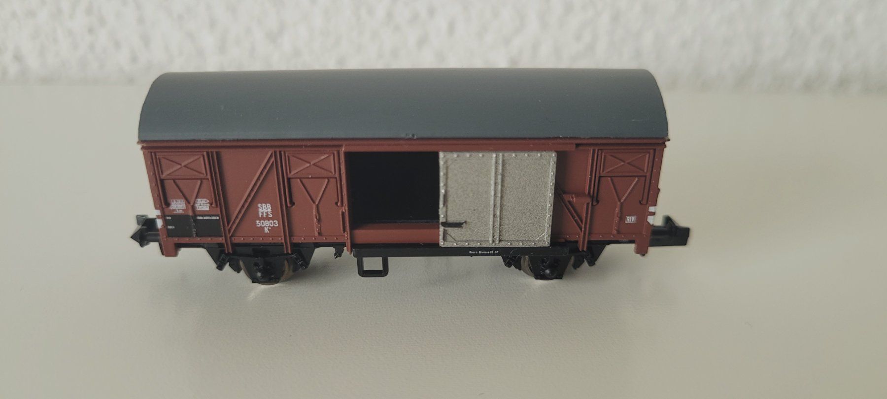 Arnold Modellini di ferrovie: SBB / Gedeckter Güterwagen, Türen beweglich – Usato da Wittenbach venduto da Hase113