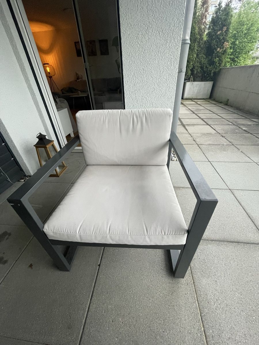 Set di tavolo e panche: Balkonset Lounge 2-Sitzer Sofa, 2x Sessel & Tisch – Usato da Rorschacherberg venduto da AlST_96 4