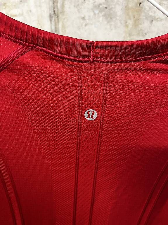 Top: lululemon Swiftly Tech LS, 8/M – Usato da staufen venduto da Joyce1986 1