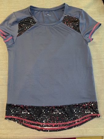 Sport T-shirt Grösse 13-14 J