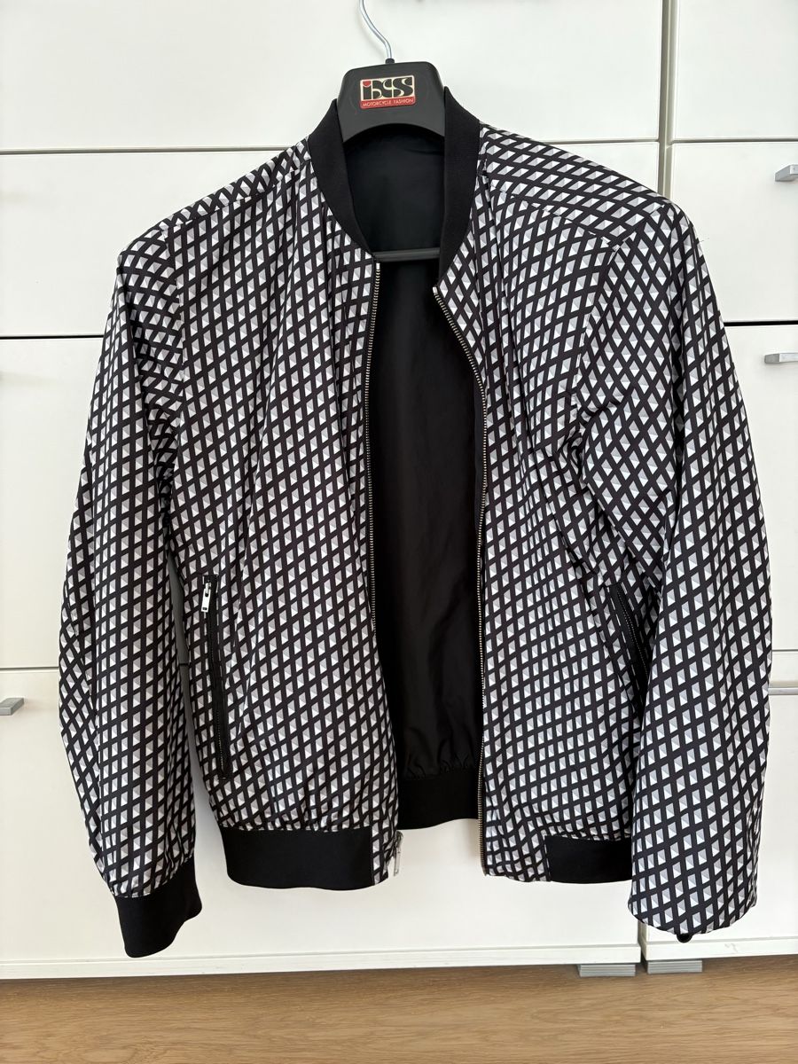 Cos Giacche: COS Reversible Bomber Jacket Size M Black/White Geometric – Usato da Obbürgen venduto da cla_x9h6 3