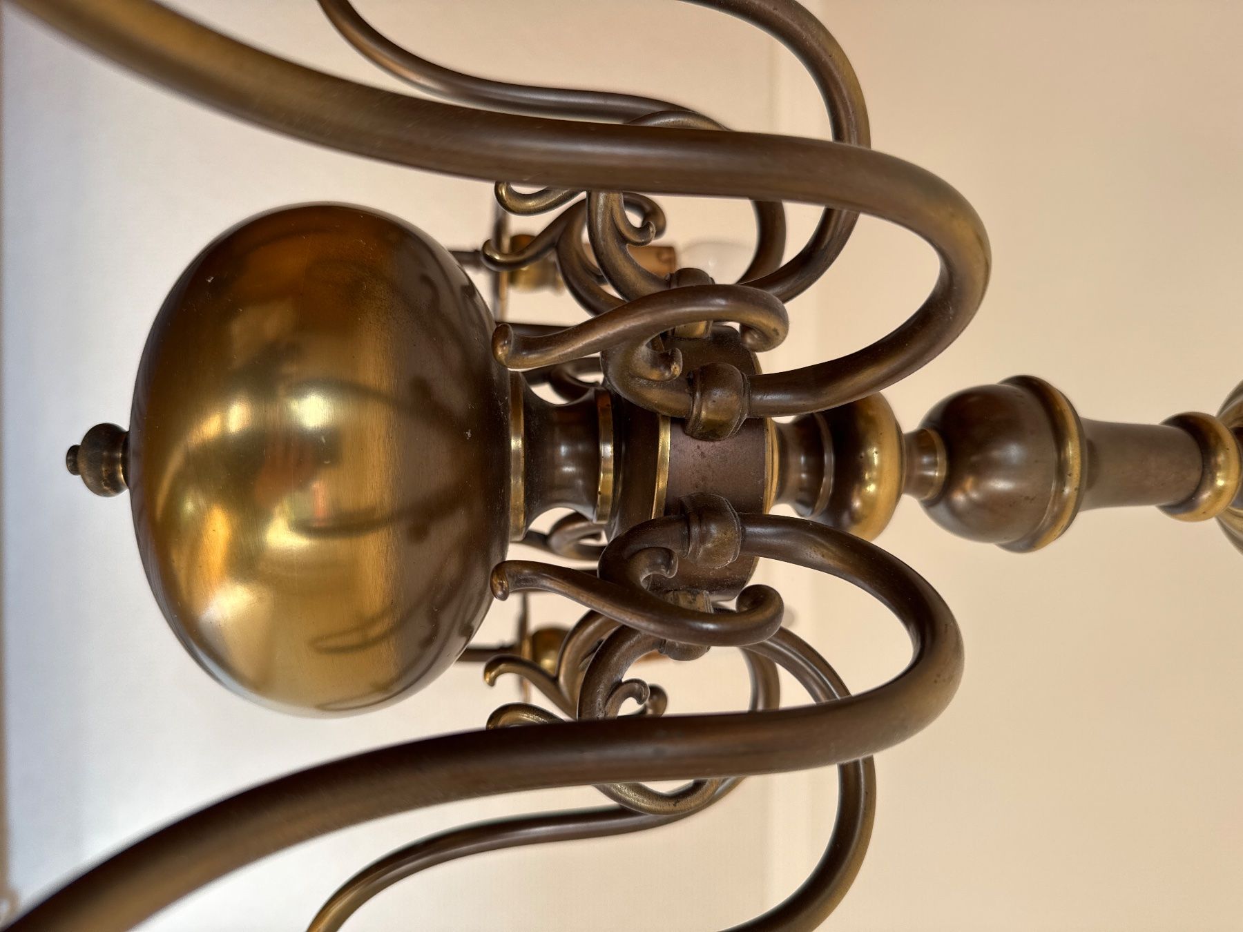Lampadari & plafoniere: Antiker Messing-Kronleuchter, 8-flammig – Usato da Zürich venduto da Sigeli03 3