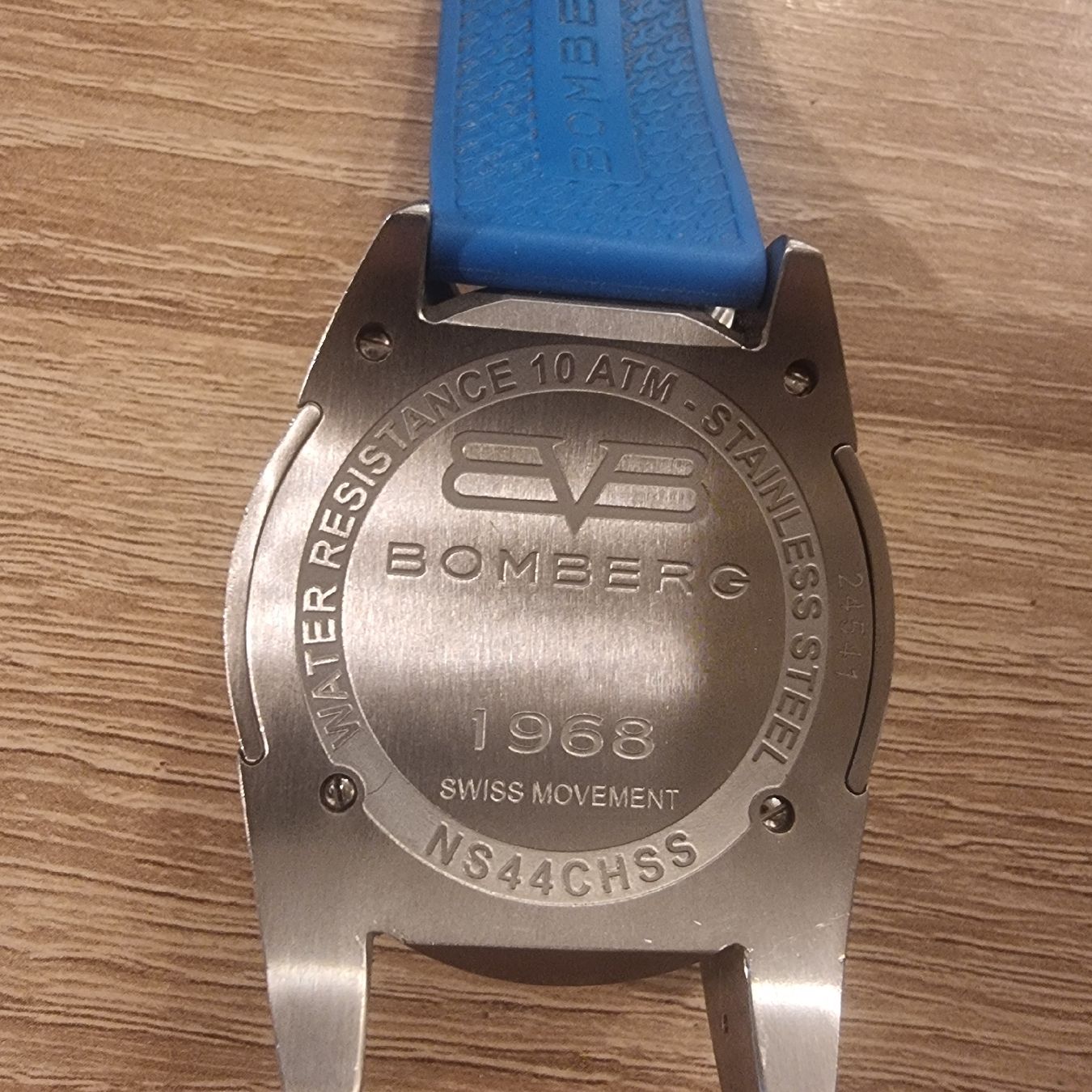 Bomberg Montres: Montre Bomberg Bolt 68 Chronographe – D'occasion à Chessel par Helder77 3