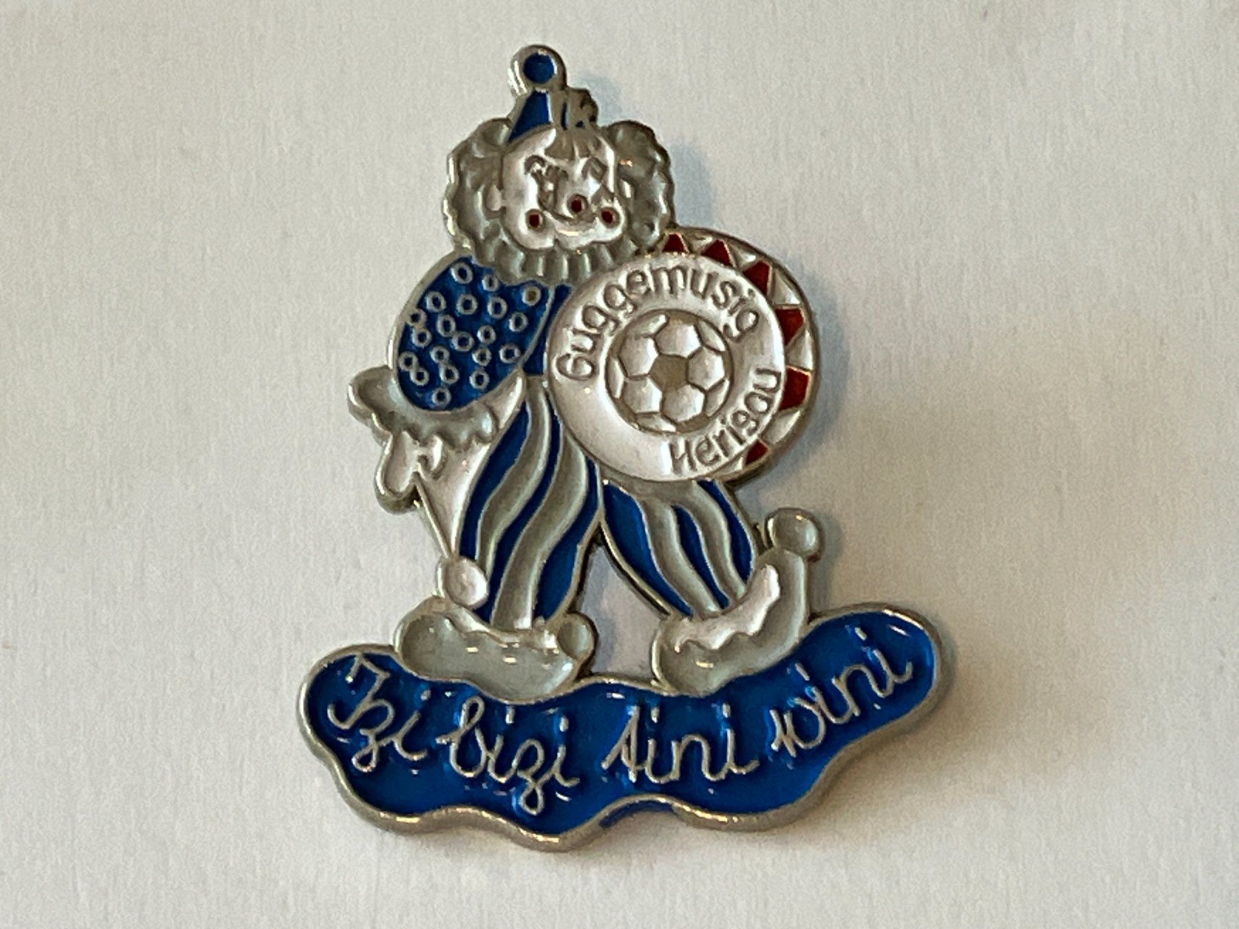 Placchette & Badge: 1 Pin Guggemusig Herisau – Usato da Basel venduto da djwwpp