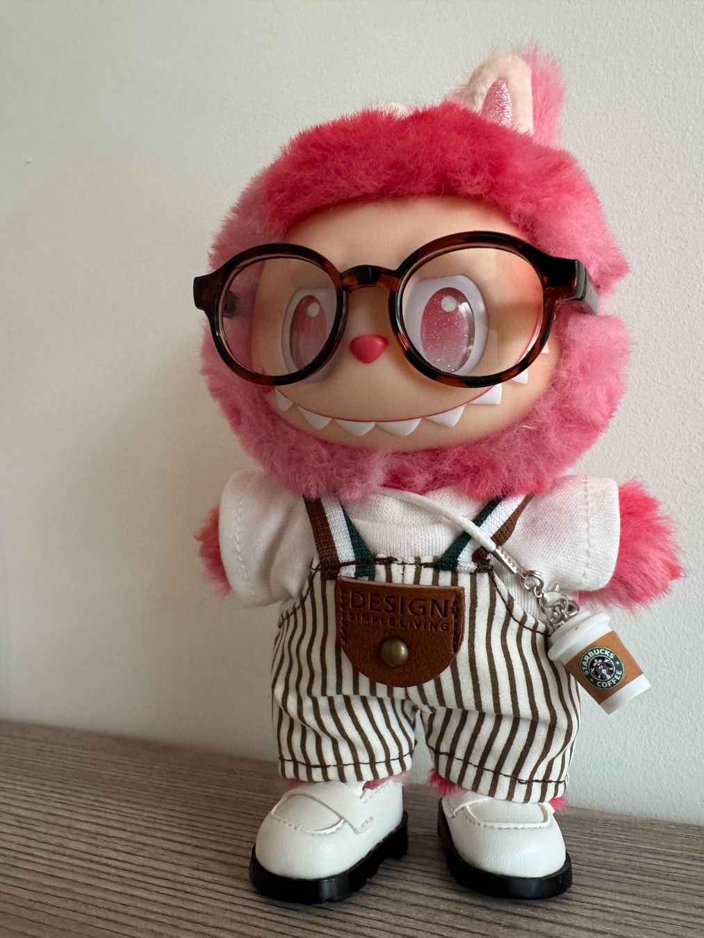 Pop Mart Statuette: Labubu LOVE Stylish – Nuovo (secondo la descrizione) da Airolo venduto da MomTheBraggerStudio
