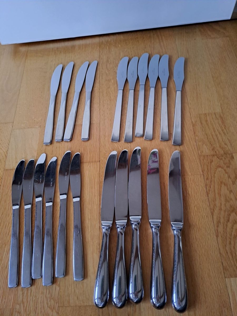 Coltelli: 21 Messer, Besteck – Usato da Bottenwil venduto da Guguseli014