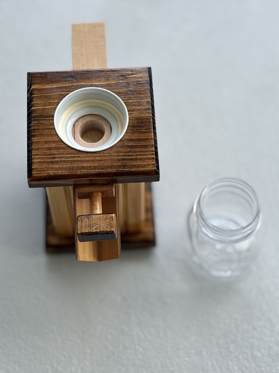 Articoli in legno: Snackspender aus Holz, handgefertigt – Nuovo e nell'imballaggio originale da Niederwangen b. Bern venduto da muidop 1
