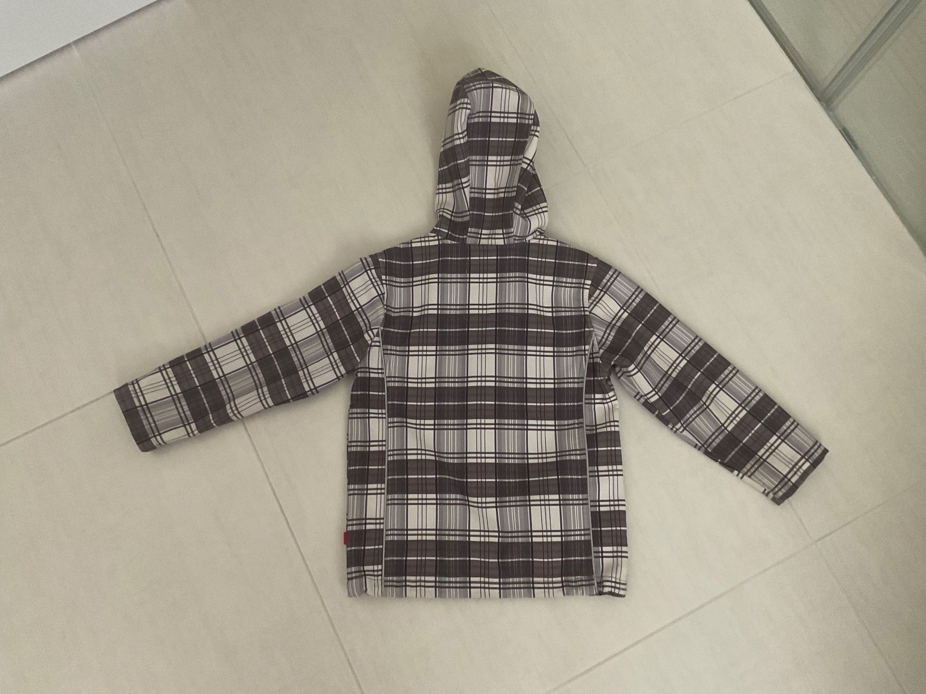 Vestes & Manteaux: Schöne Softschelljacke Übergangsjacke Junge Gr.110 – D'occasion à Pfäffikon ZH par Ben0707 1