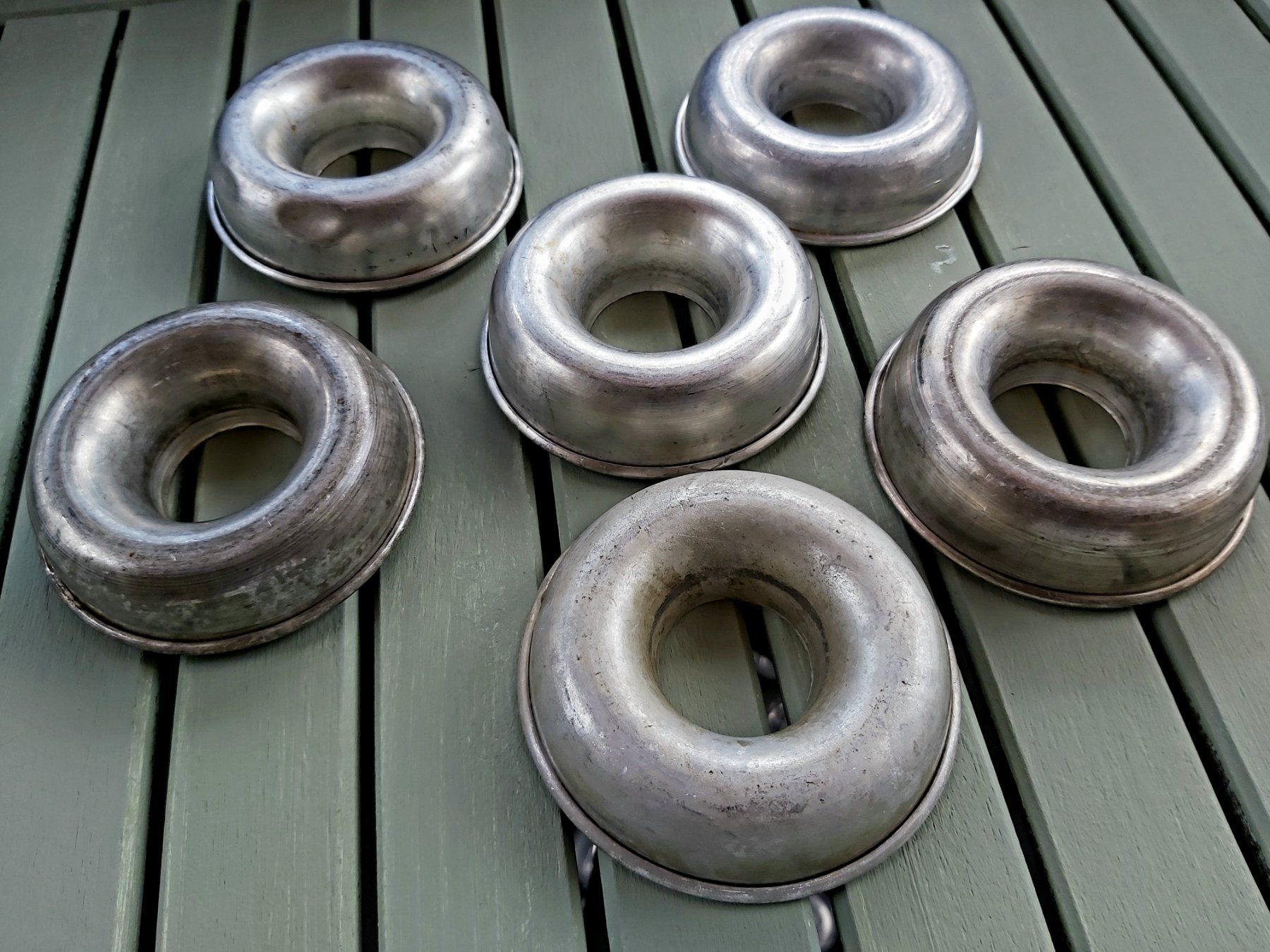 Moules à gâteaux: 6 antike Savarin Formen – D'occasion à Bern par aronari