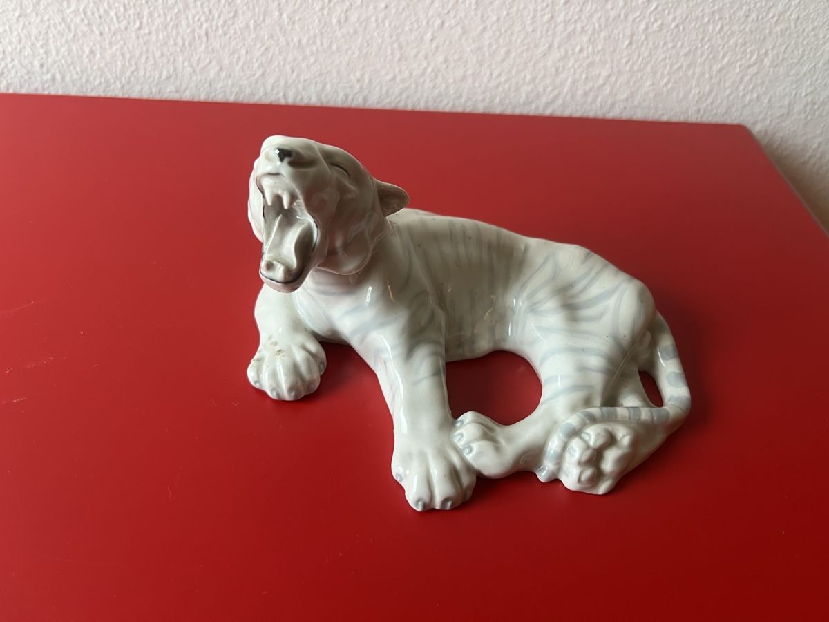 Statuette: Porzellan Figur – Usato da Zürich venduto da jao_2bx7 4