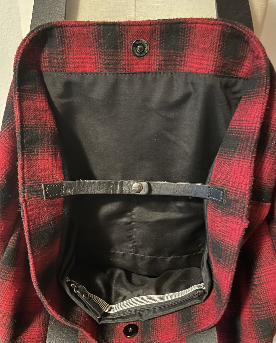 Esprit Borse da donna: Esprit Shopper, Karo rot-schwarz mit gewebtem Blumenmuster – Nuovo (secondo la descrizione) da Zürich venduto da Popcorn-Vintage 4