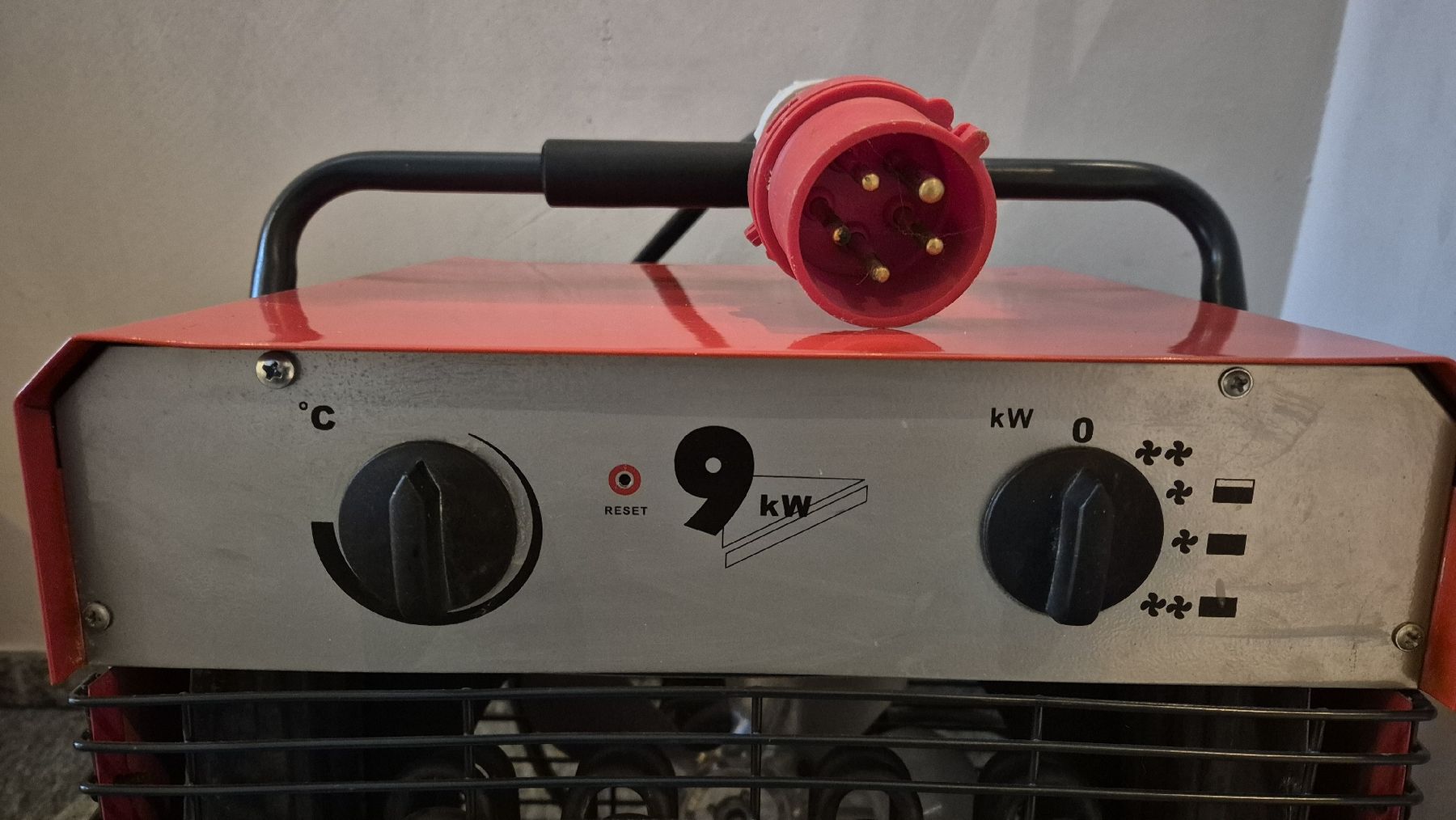 Radiatori: Industrieheizlüfter 9 kW – 400 V – Usato da Bottmingen venduto da csc11 1