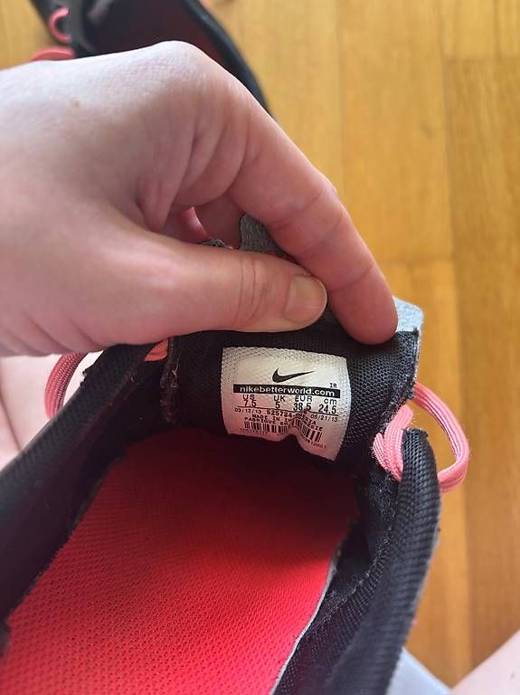 Scarpe da donna: Turnschuhe Nike 38,5 – Usato da Oftringen venduto da violetta9 3