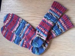 Schöne gestrickte Herren/Damensocken  Grösse  44/45