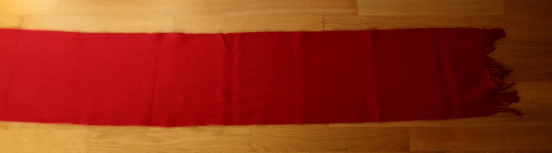 Foulard & Sciarpe: Echarpe rouge (alpaca?) de qualité, chaude & douce – Nuovo (secondo la descrizione) da Carouge GE venduto da for_8yym 1
