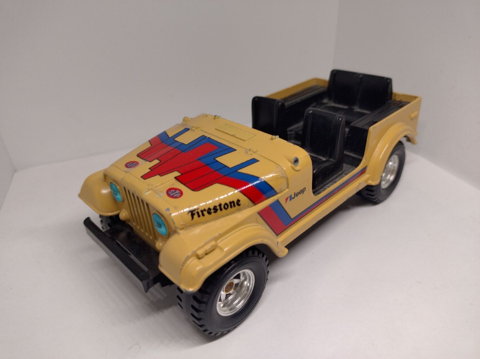 Bburago Modellini d'auto: Bburago, Jeep CJ-7 1/24 – Usato da La Chaux-de-Fonds venduto da Pierrot8404 1
