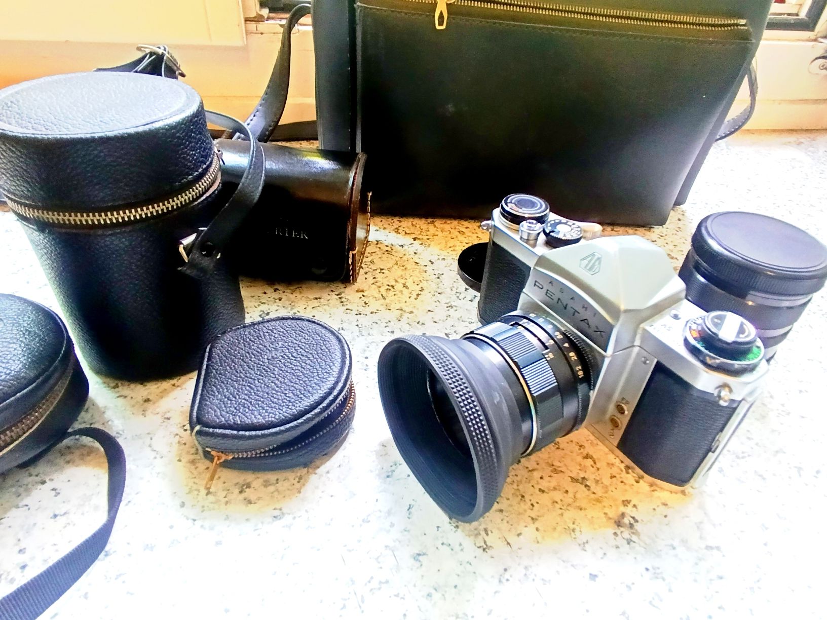Pentax Fotocamera: Legendary Pentax SV Film Camera Set – Nuovo (secondo la descrizione) da Zürich venduto da why_tj56 1