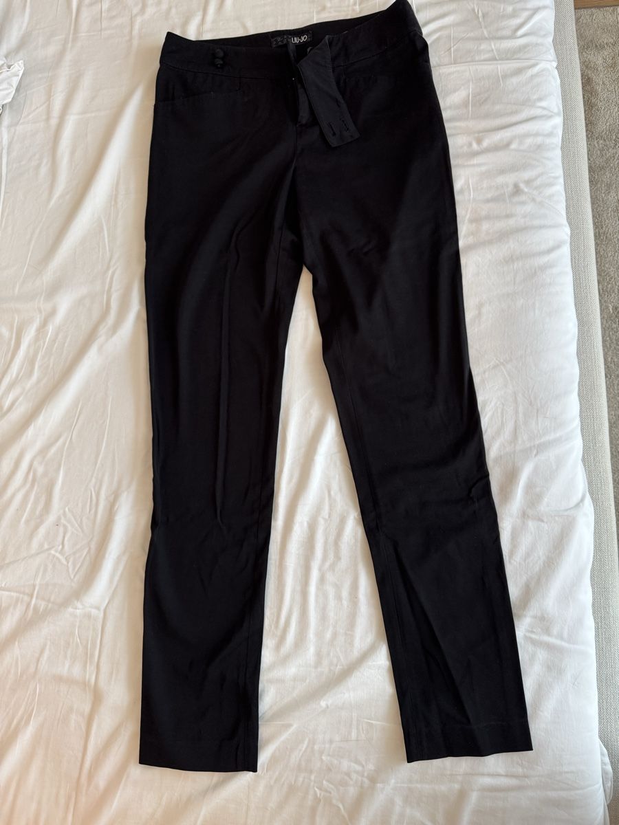 Liu Jo Hosen: Black Liu Jo trousers size 36 – Gebraucht aus Vesenaz von nat_mq8l