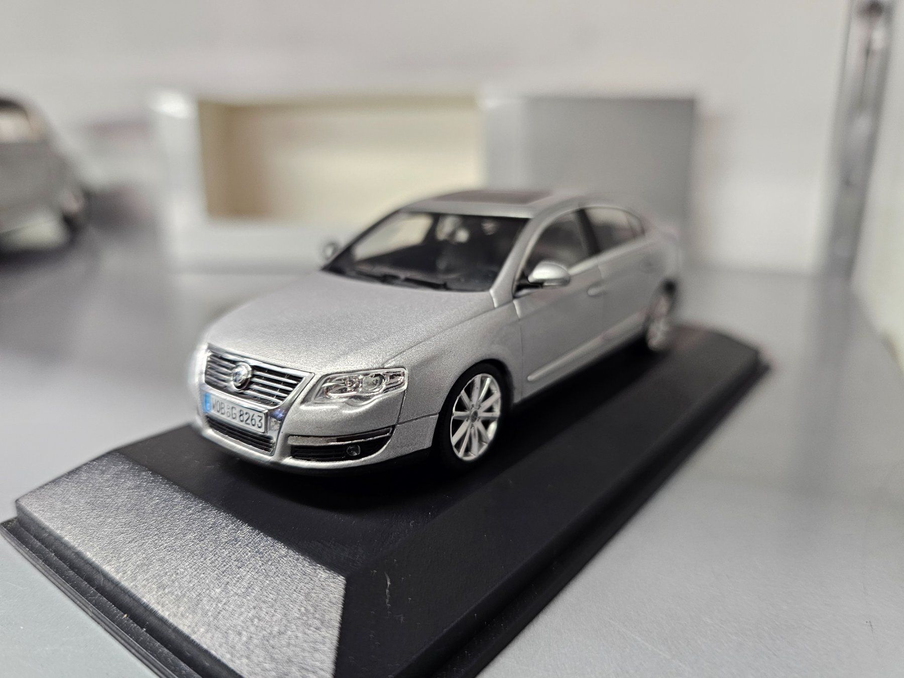 Minichamps Modellini d'auto: vw Passat B6 Minichamps 1:43 – Nuovo e nell'imballaggio originale da Schlieren venduto da Gaja7 1
