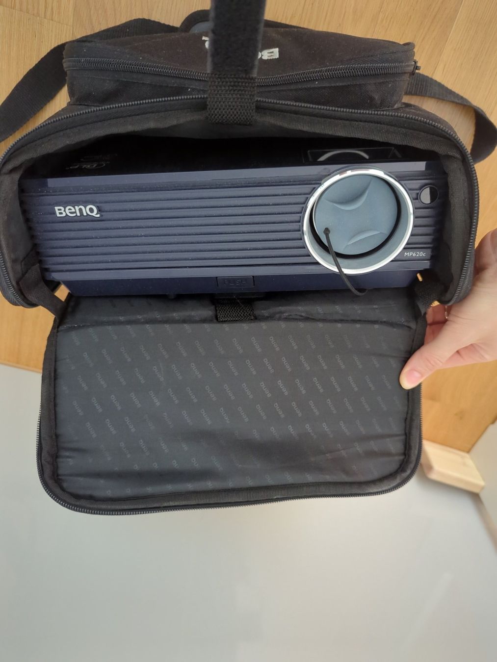 BenQ Proiettori: Benq digitaler Projektor MP620c – Usato da Zug venduto da sunshinestateofmind 8