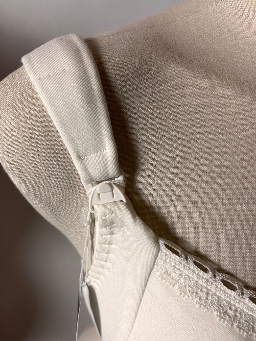 Altra biancheria intima: SANS COMPLEXE, Still-BH, Grösse 90C, Farbe Weiss – Nuovo e nell'imballaggio originale da Rudolfstetten venduto da gst_g7xl 1