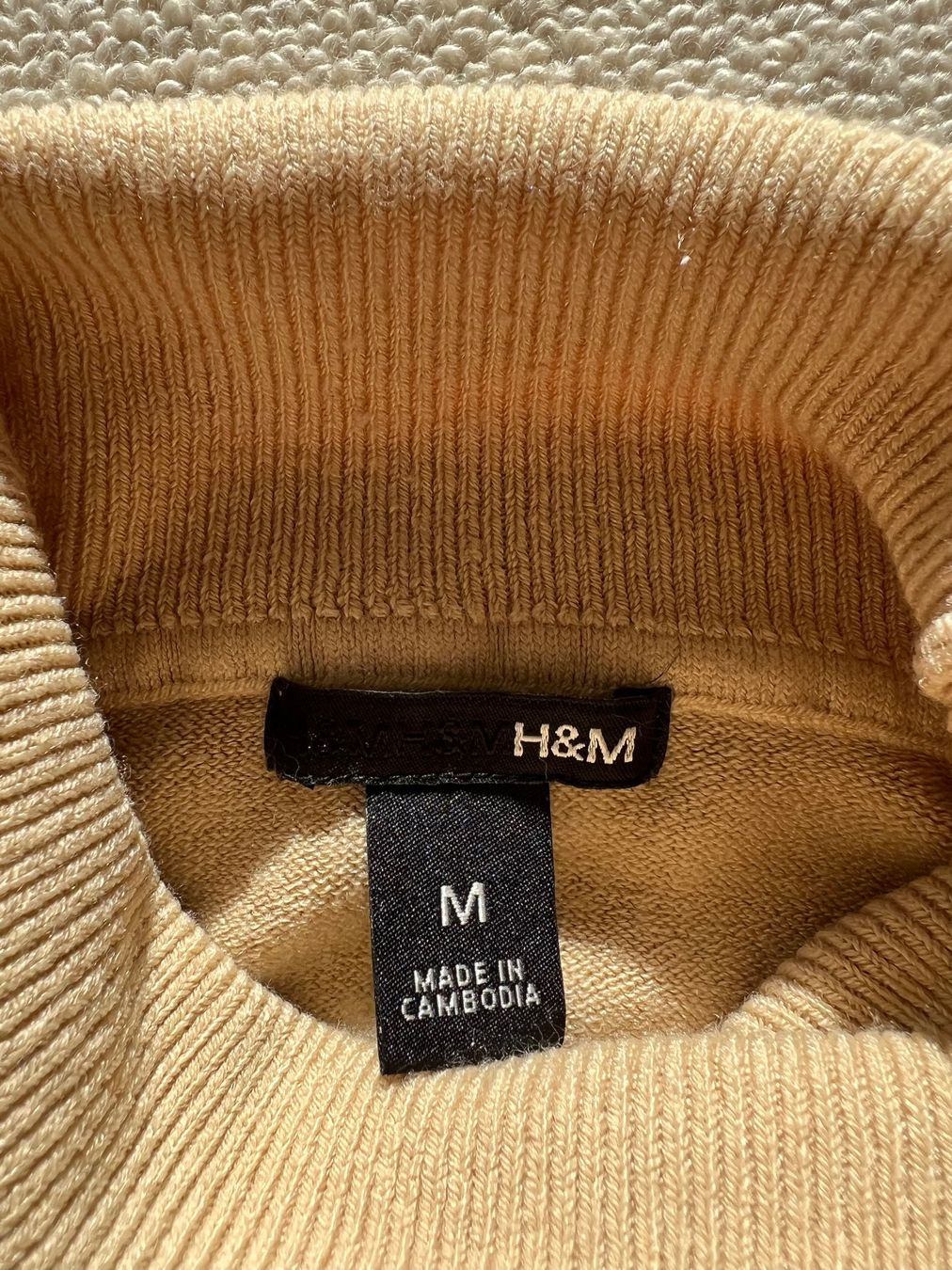 H&M Pullover & Sweatshirts: Rollkragenpullover – Gebraucht aus Biel-Benken BL von efd4105 2