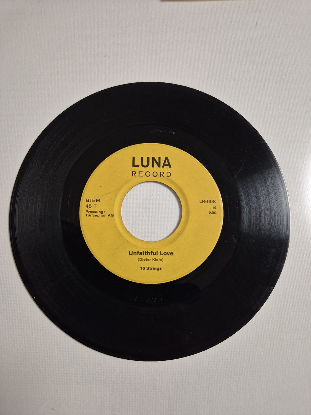 Dischi in vinile: The 16 Strings -  Dry your Tears ...Single 7 , CH – Usato da Uster venduto da newwave0 3