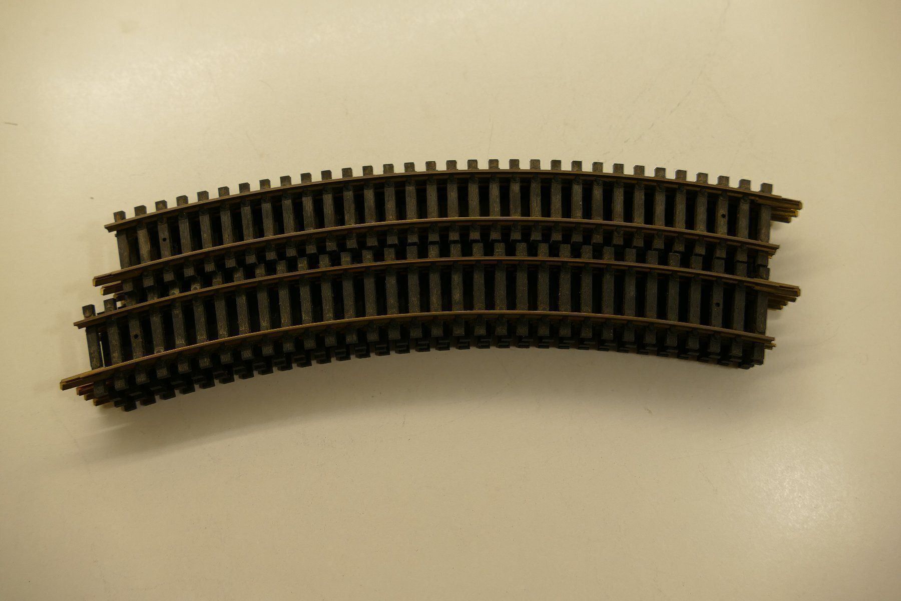 Fleischmann Modelleisenbahnen: Fleischmann H0: 8xgebogenes Gleis 1701 – Gebraucht aus Niederhasli von rail-duerst