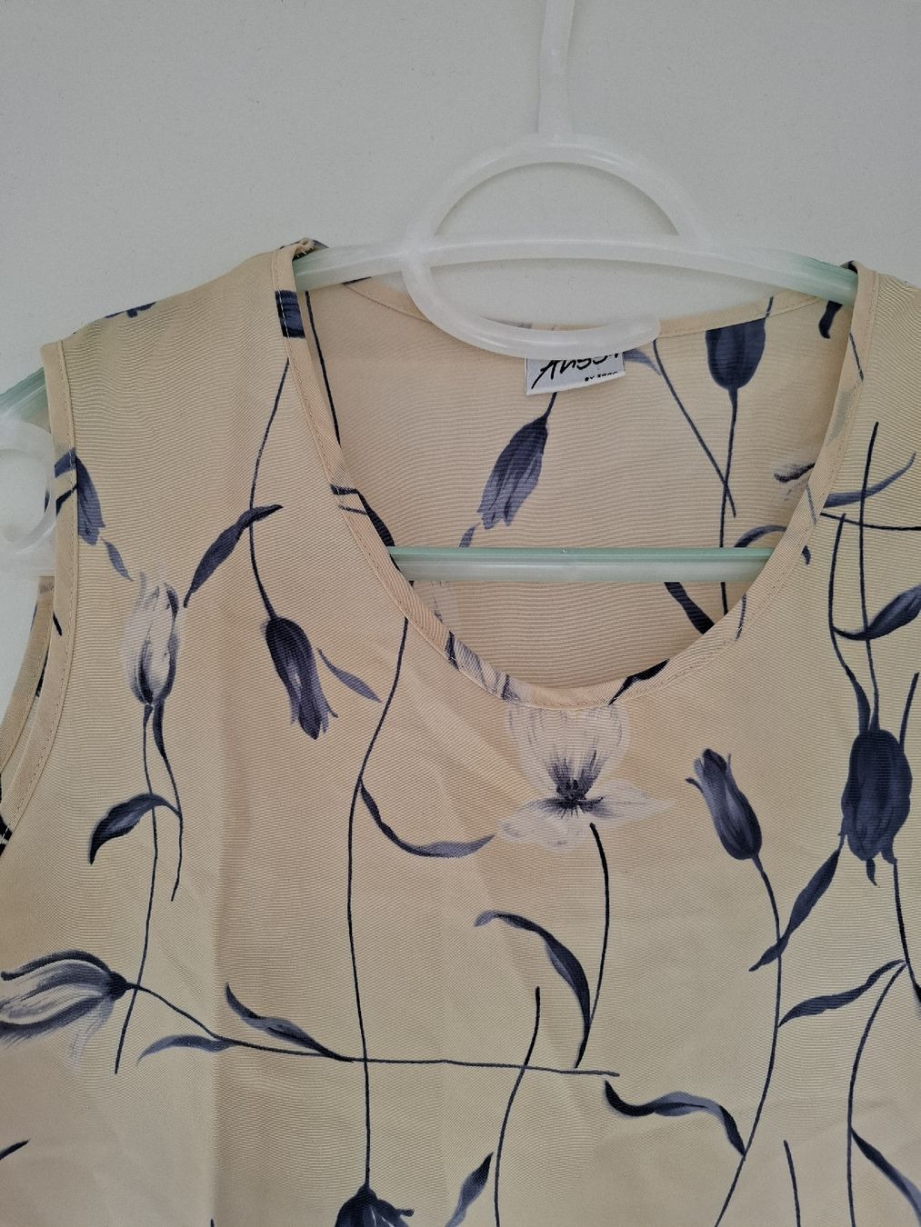 Top: Top Vintage taille M-L – Nuovo (secondo la descrizione) da La Tour-de-Peilz venduto da Marin_nette 2