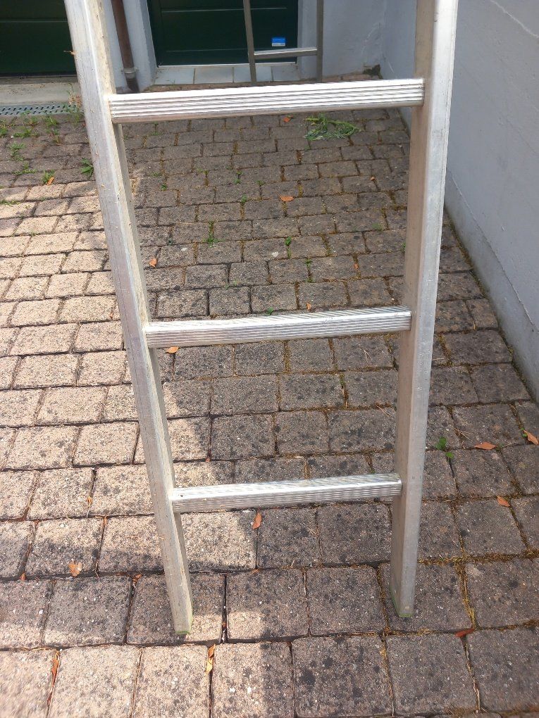 Echelles: 4.45m Bock- oder Anstellleiter GRATIS – D'occasion à Uetendorf par Sylphe 2