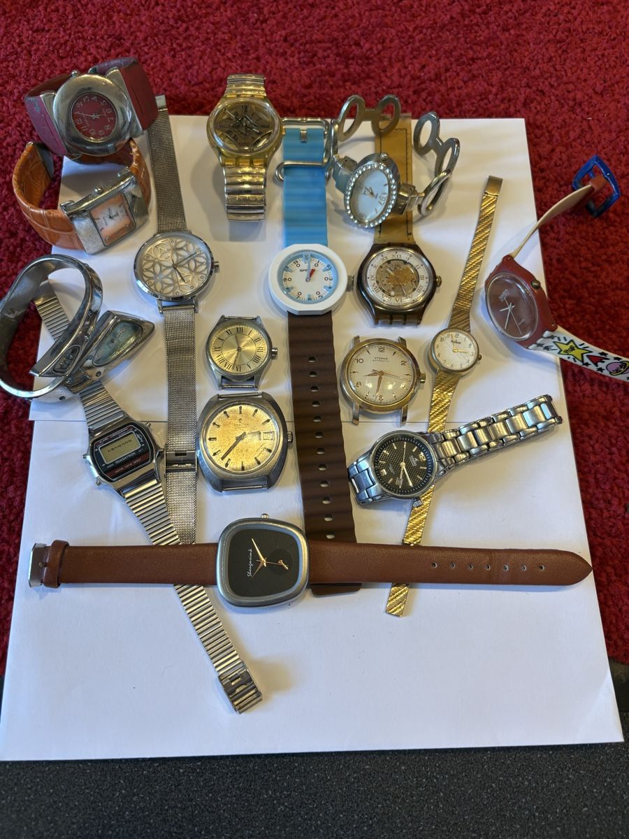 Montres: Uhren 16 Stuck unkontrolliert  – D'occasion à Murten par Tzaugg 1