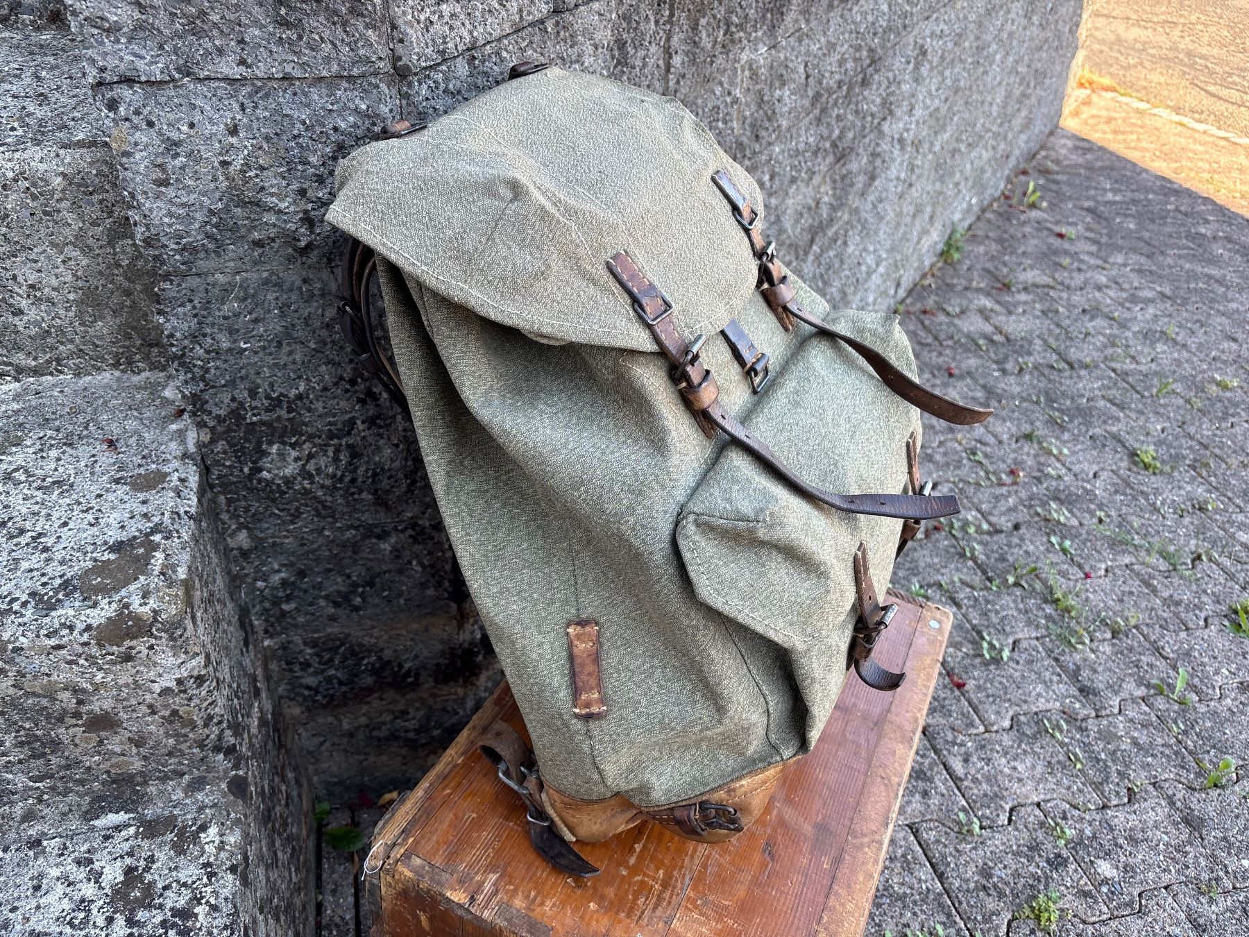 Schweizer Armee Zaini: schöner Schweizer Militär Rucksack – Usato da Feldbach venduto da Fea1 3