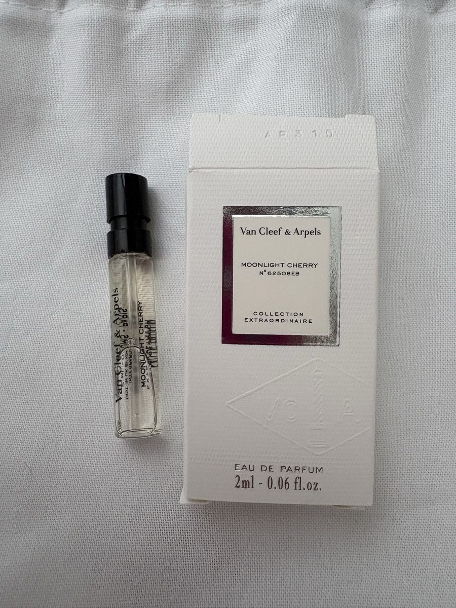 Van Cleef Parfum & Eau de Toilette: Van Cleef & Arpels - Moonlight Cherry - 2ml - NEW – Neu und originalverpackt aus Uhwiesen von Giu.13