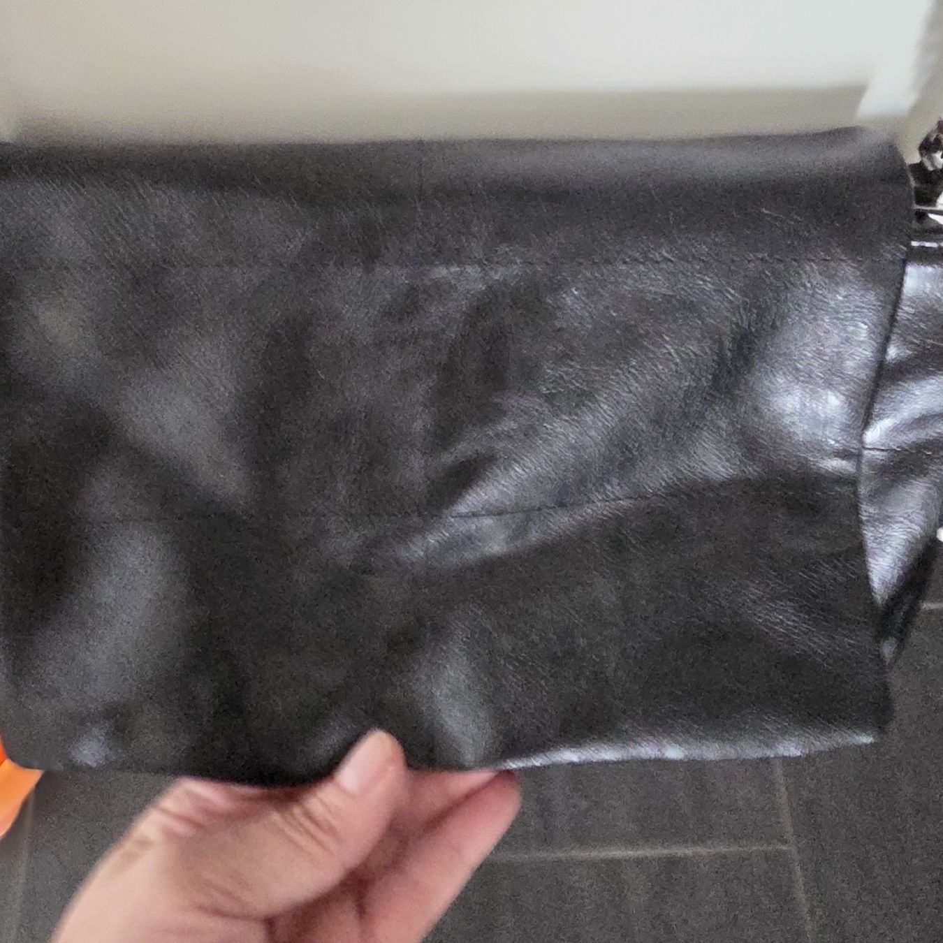 Borse da donna: tasche mit Umschlag und Metalldetails – Nuovo (secondo la descrizione) da Rickenbach b. Wil venduto da diepe 1