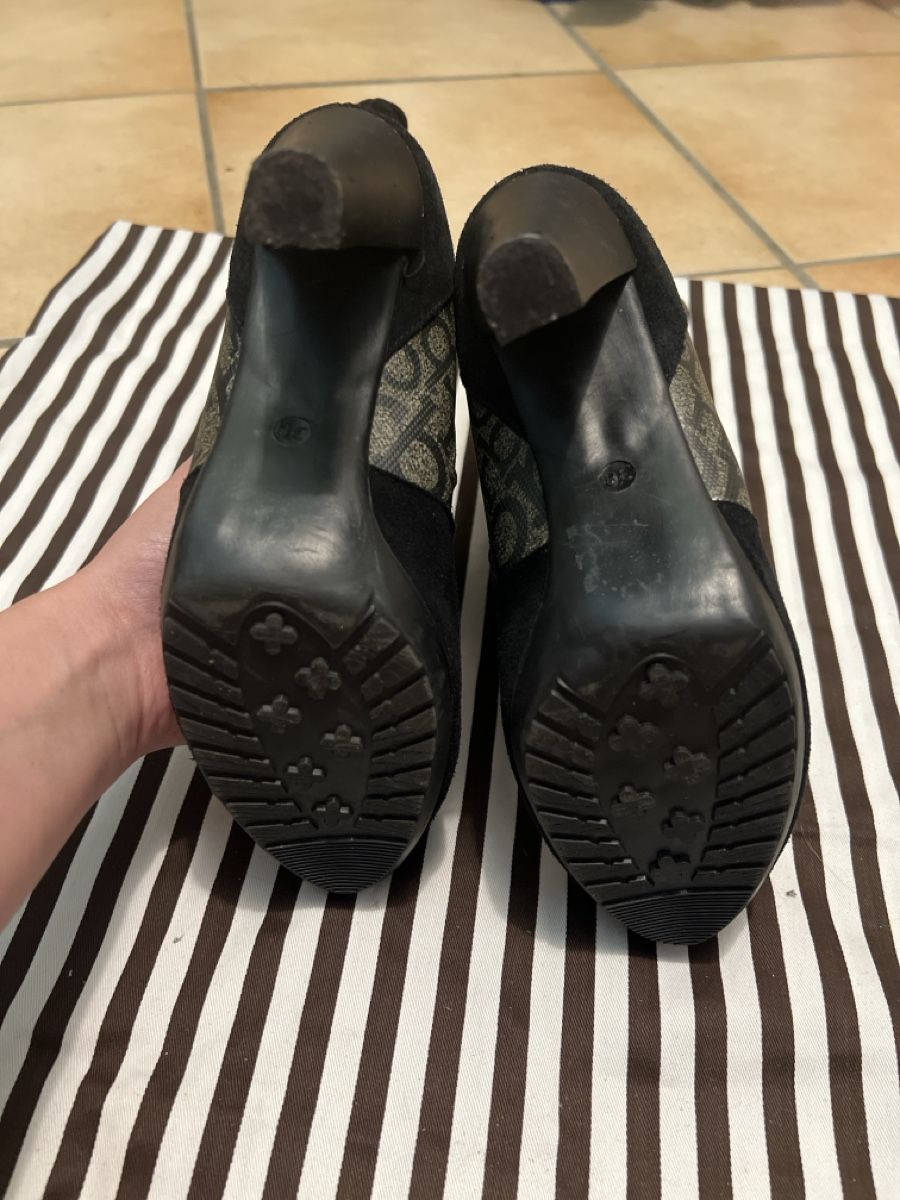 Roccobarocco Damenschuhe: Bottines à talon Roccobarocco monogramme taille 38 – Neu (gemäss Beschreibung) aus Arvillard (Salins) von mental0mystique 1