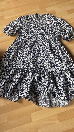 Sommerliches Esprit Kleid, Gr. 40, Blumenmuster, Top!