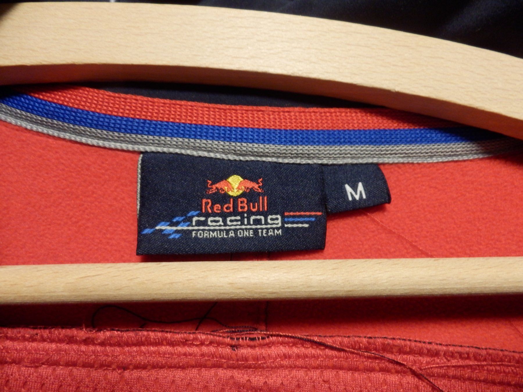 Red Bull Giacche: Softshell Redbul F1 avec divers logos taille M neuve – Nuovo (secondo la descrizione) da Apples venduto da Photec18 2