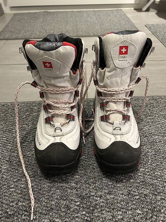 Scarpe da donna: Bottes Columbia Titanium T38  – Usato da Peney-le-Jorat venduto da celine.haueter 1